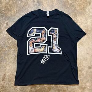 Vintage Tim Duncan Men's Black T-shirt